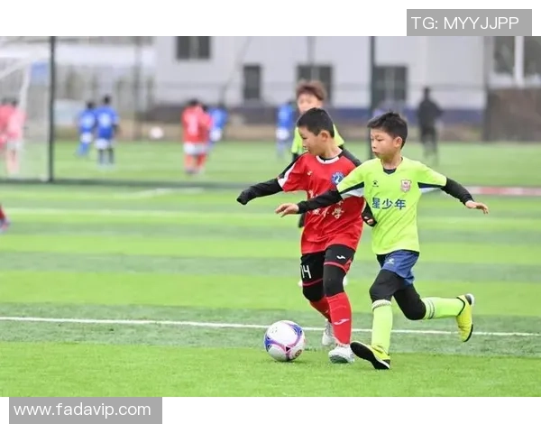 足球星场外趣事大揭秘 搞笑瞬间频频上演球场之外的欢乐时光