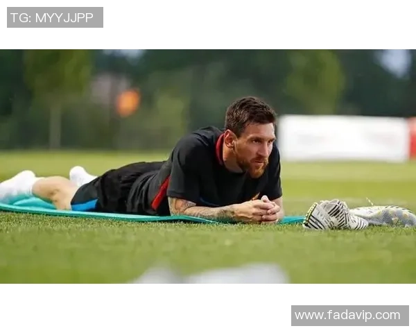 足球球星如厕时的尴尬瞬间曝光 引发球迷热议与幽默反应